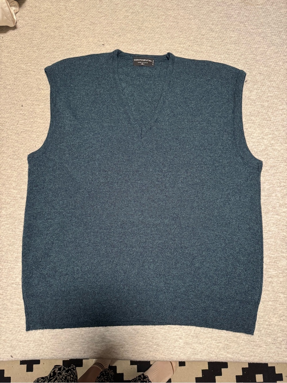 Vintage Men’s Continental Sweater Vest 100% Orlon blue green color Size XL